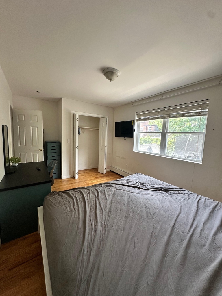 12-11 116th Street - Photo 3