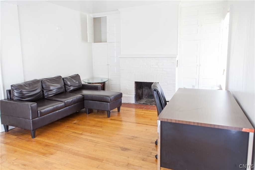 700 Westcott Street - Photo 1