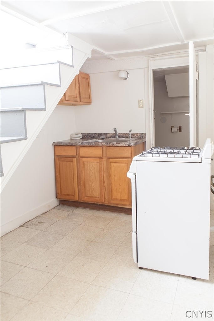 700 Westcott Street - Photo 3