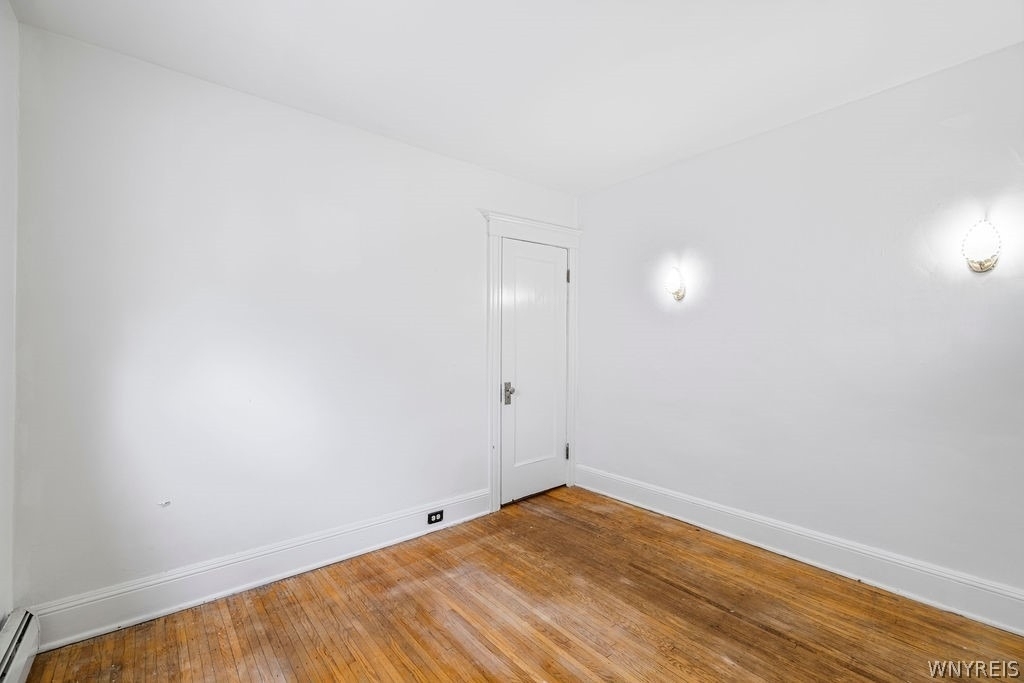 845 Potomac Avenue - Photo 17