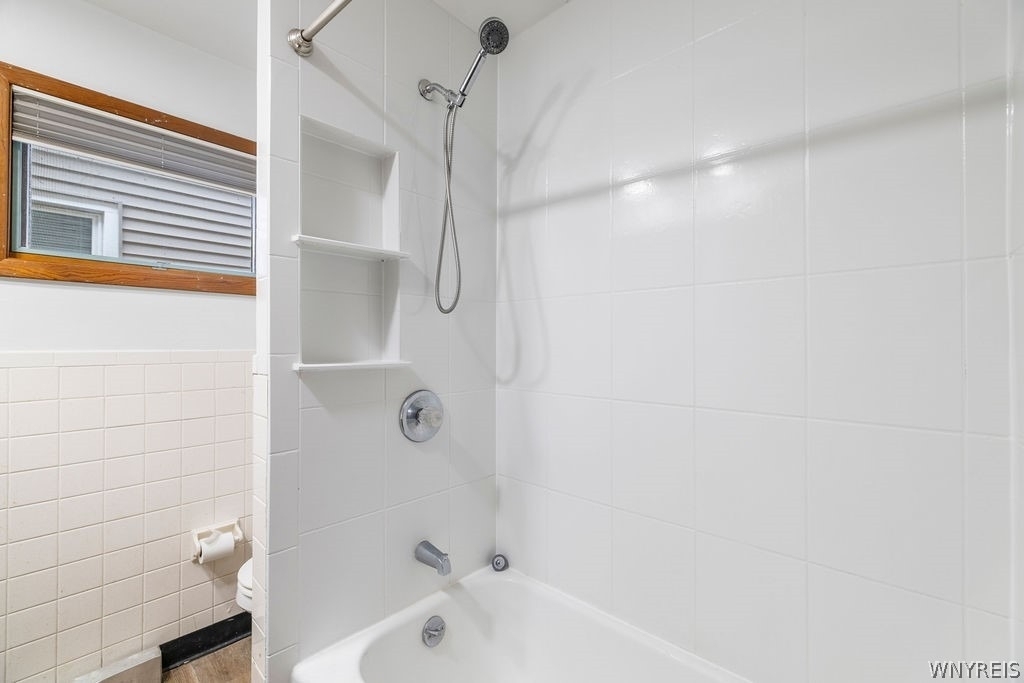 845 Potomac Avenue - Photo 11