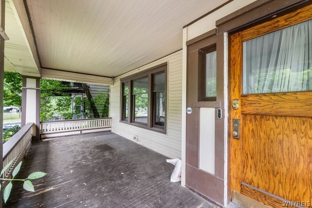 845 Potomac Avenue - Photo 1