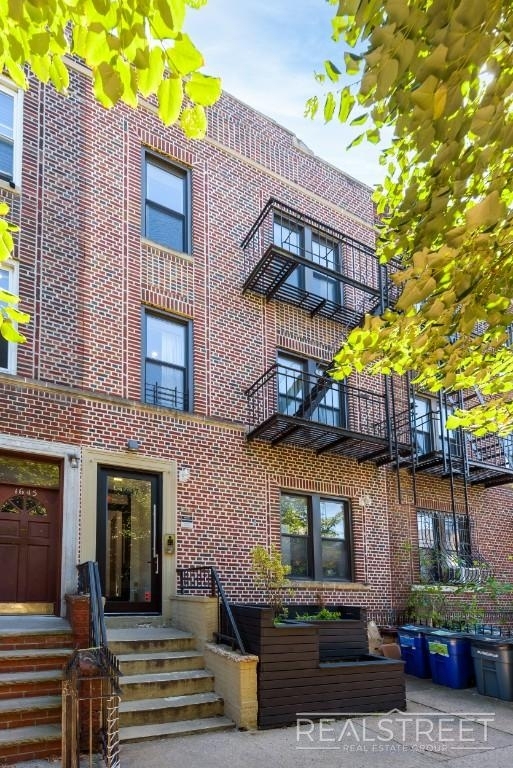 1647 Eighth Avenue - Photo 12