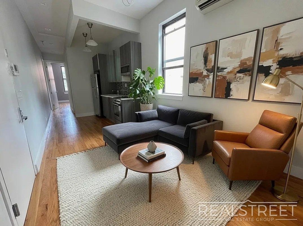 22 Catherine St - Photo 1
