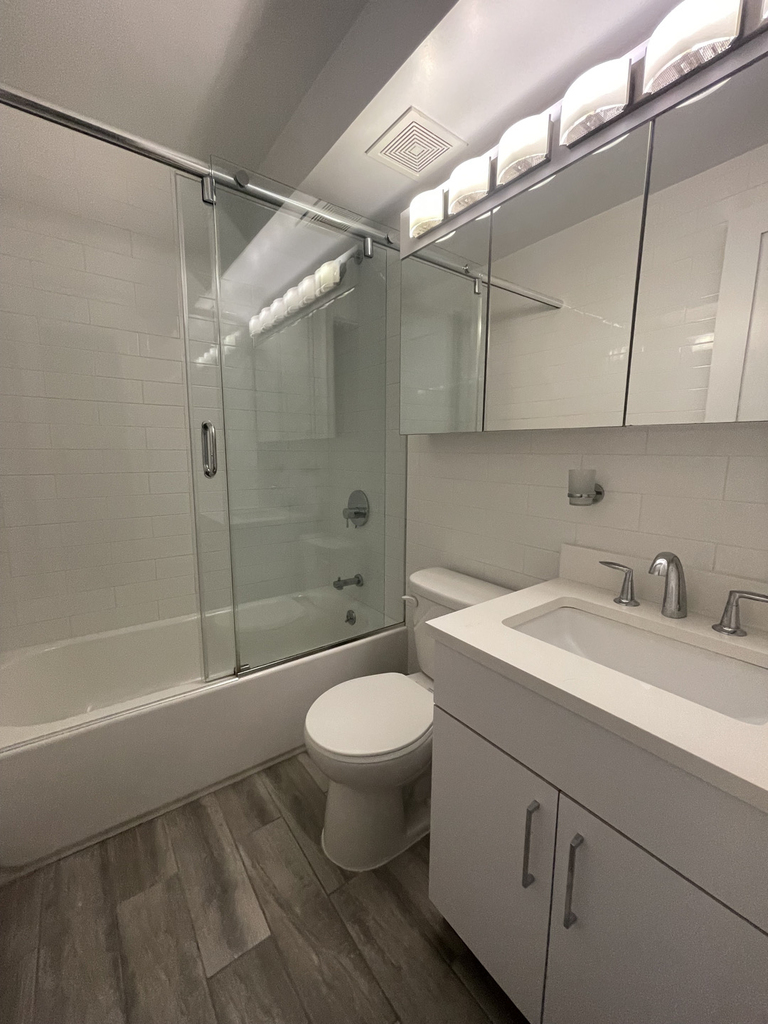 East 56th Street - Photo 6