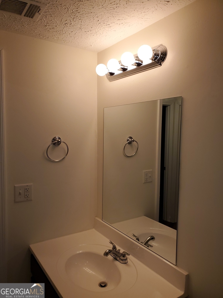 312 Crescent Drive - Photo 1