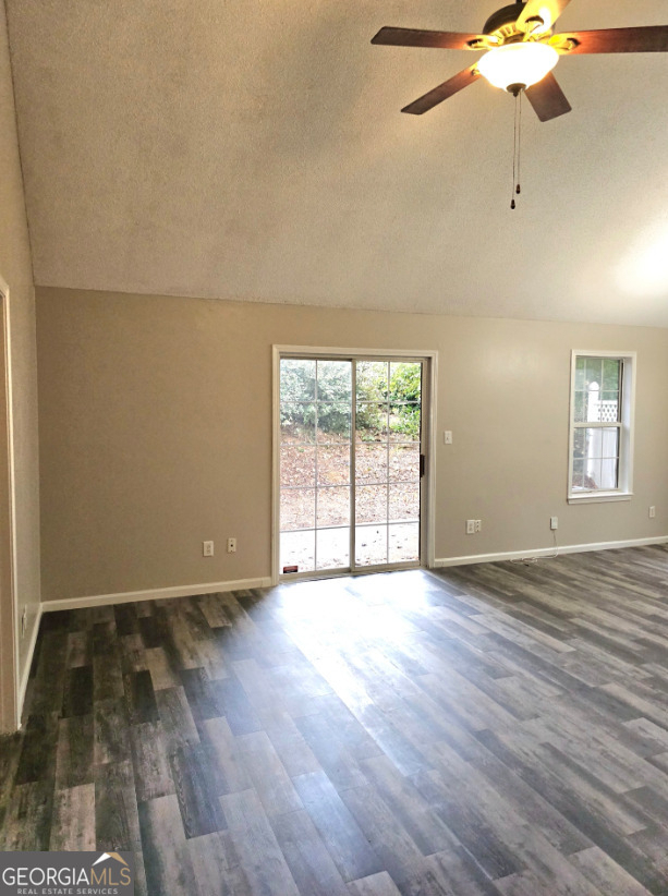 152 S Fairfield Drive - Photo 3
