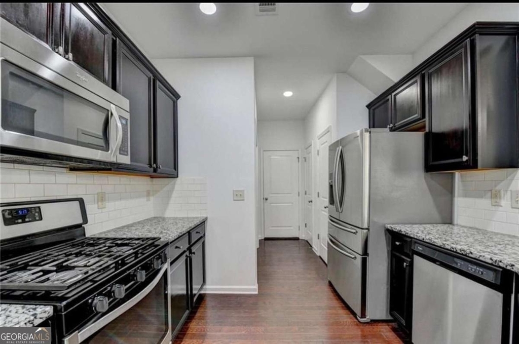1000 Parkside Wood Court - Photo 9
