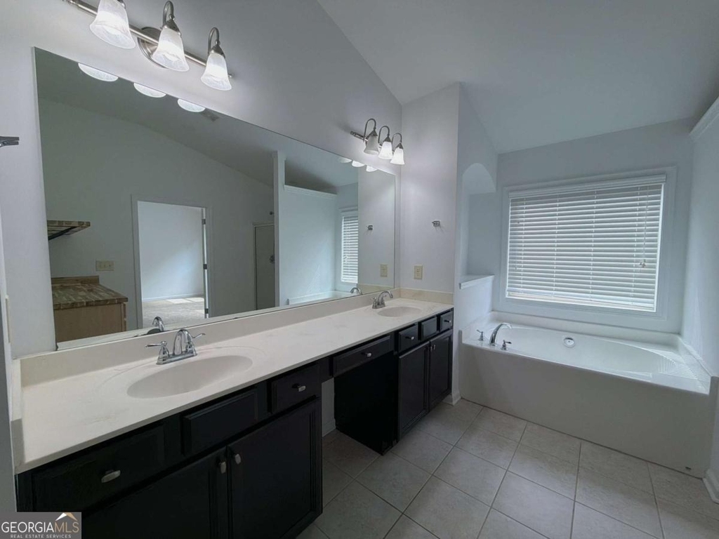 1000 Parkside Wood Court - Photo 8