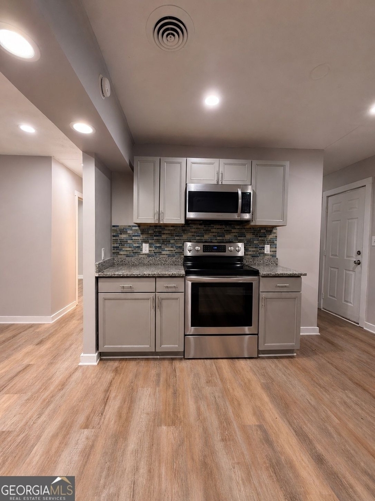 657 Robert E Lee Parkway - Photo 4
