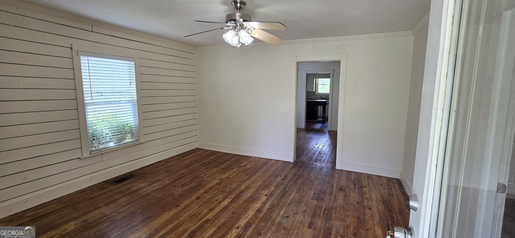 513 Blue Ridge Avenue - Photo 2