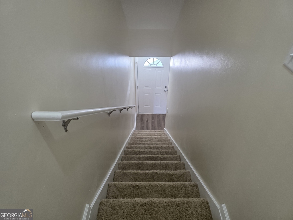113 Towne Park Drive E - Photo 7