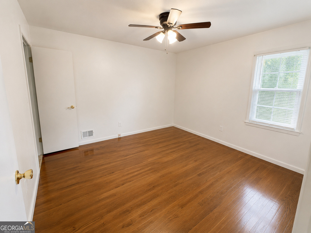 3543 Meadowview Court - Photo 8