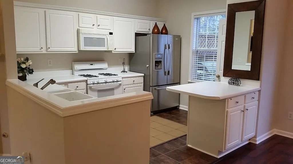 3423 Lathenview Court - Photo 8