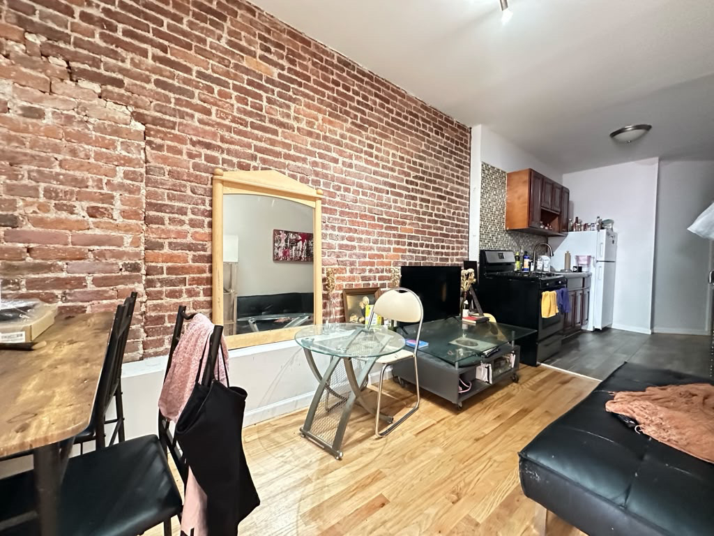 20 Covert Street - Photo 3