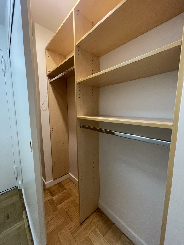 East 55th Street - Photo 10