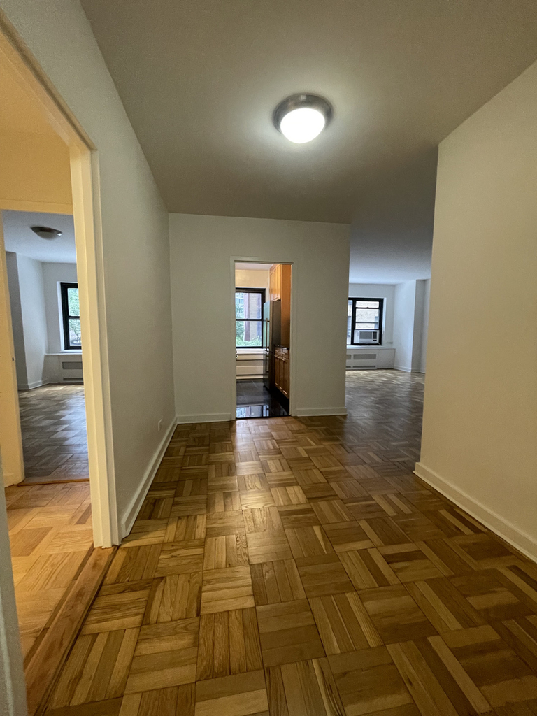 East 55th Street - Photo 1