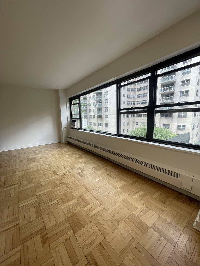 412 East 55th Street - Photo 0