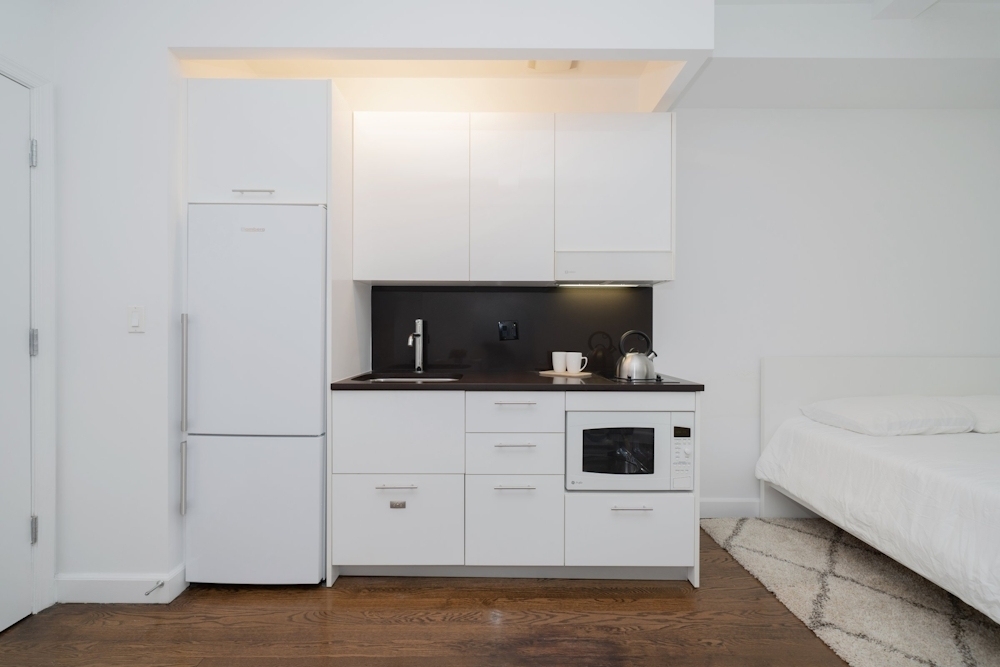 W 91ST ST - Photo 2