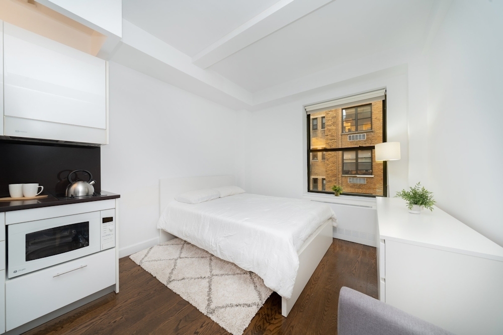 W 91ST ST - Photo 4