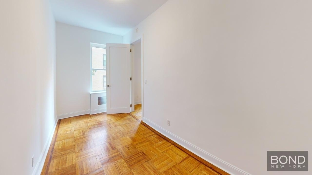 147 east 72nd Street  - Photo 3