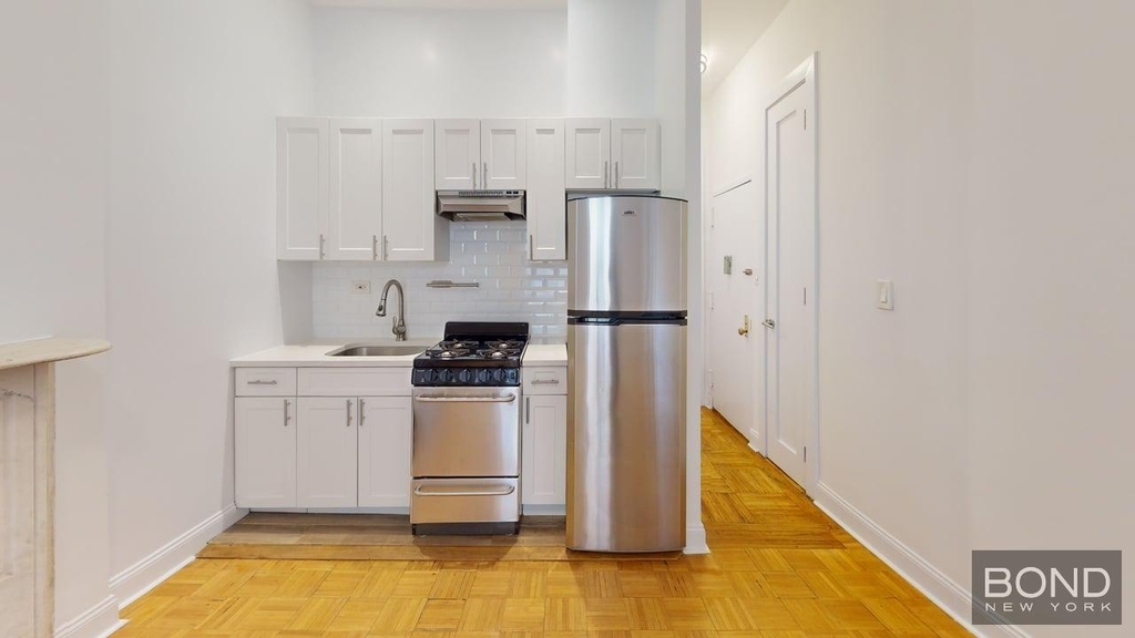 147 east 72nd Street  - Photo 1