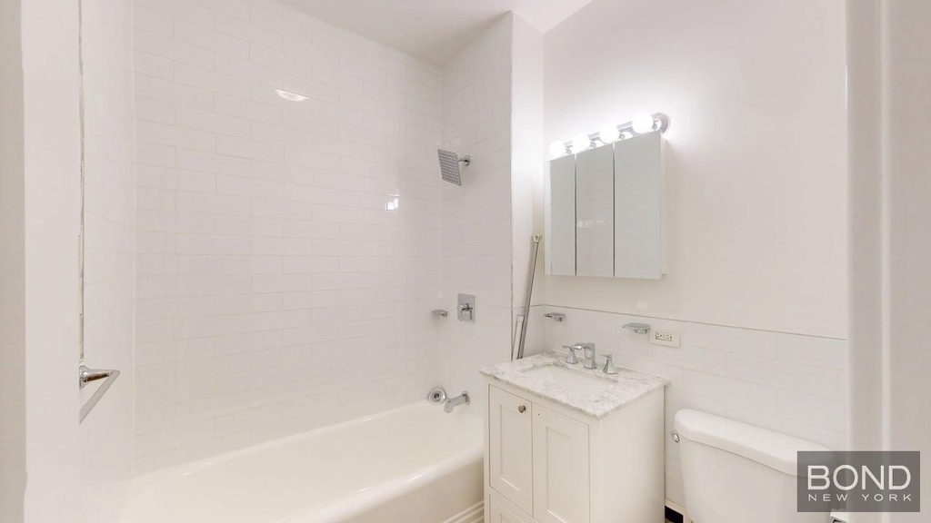 147 east 72nd Street  - Photo 4