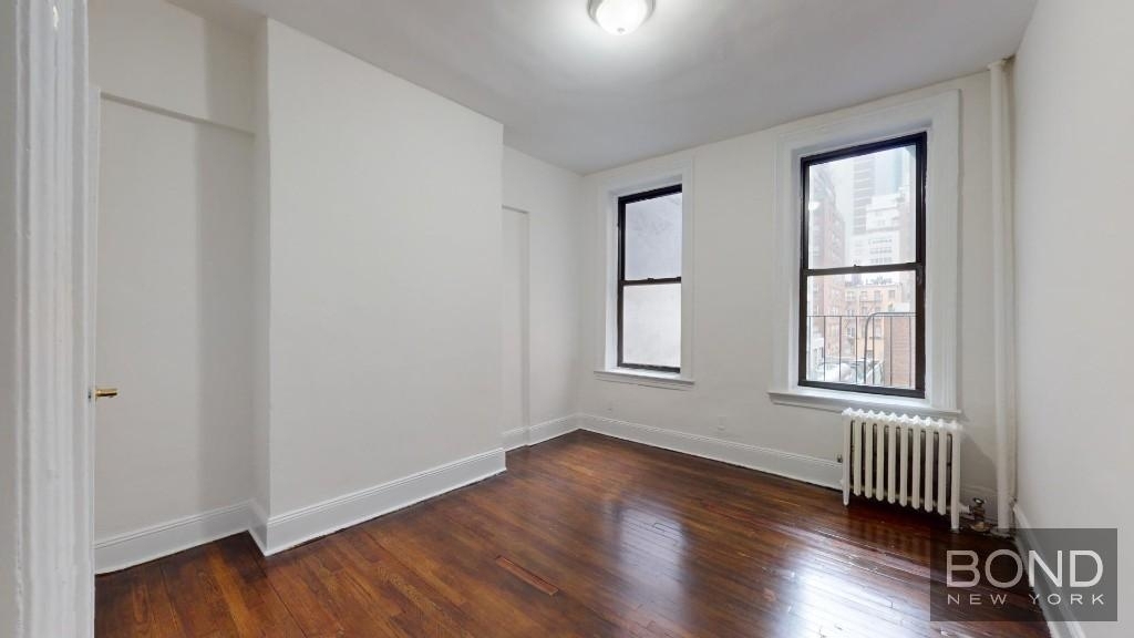 922 Third Avenue - Photo 2