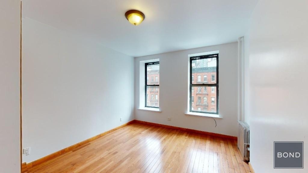 787 9th Avenue Apartment 4S - Photo 1