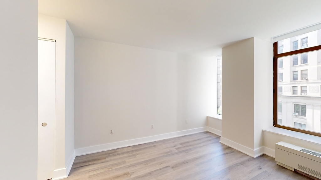 10 Hanover Square - Photo 3