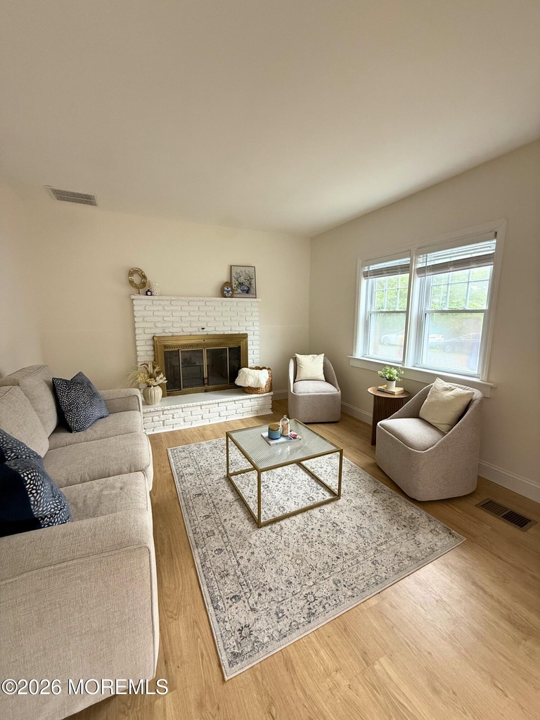 484 Bara Street - Photo 2