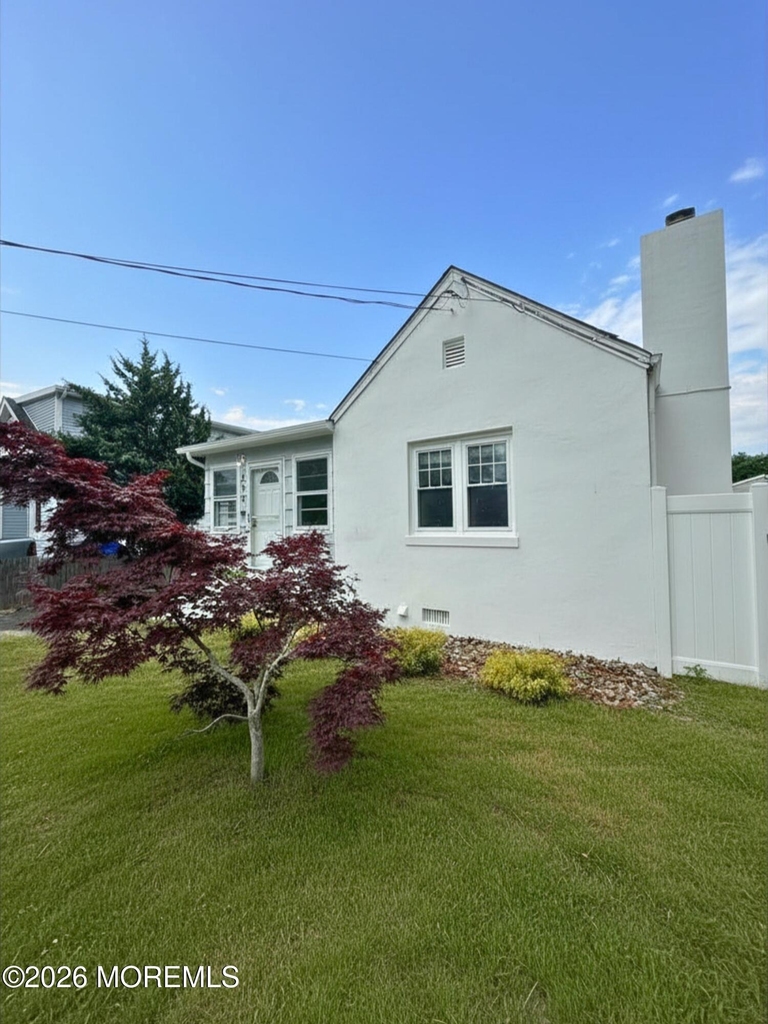 484 Bara Street - Photo 0