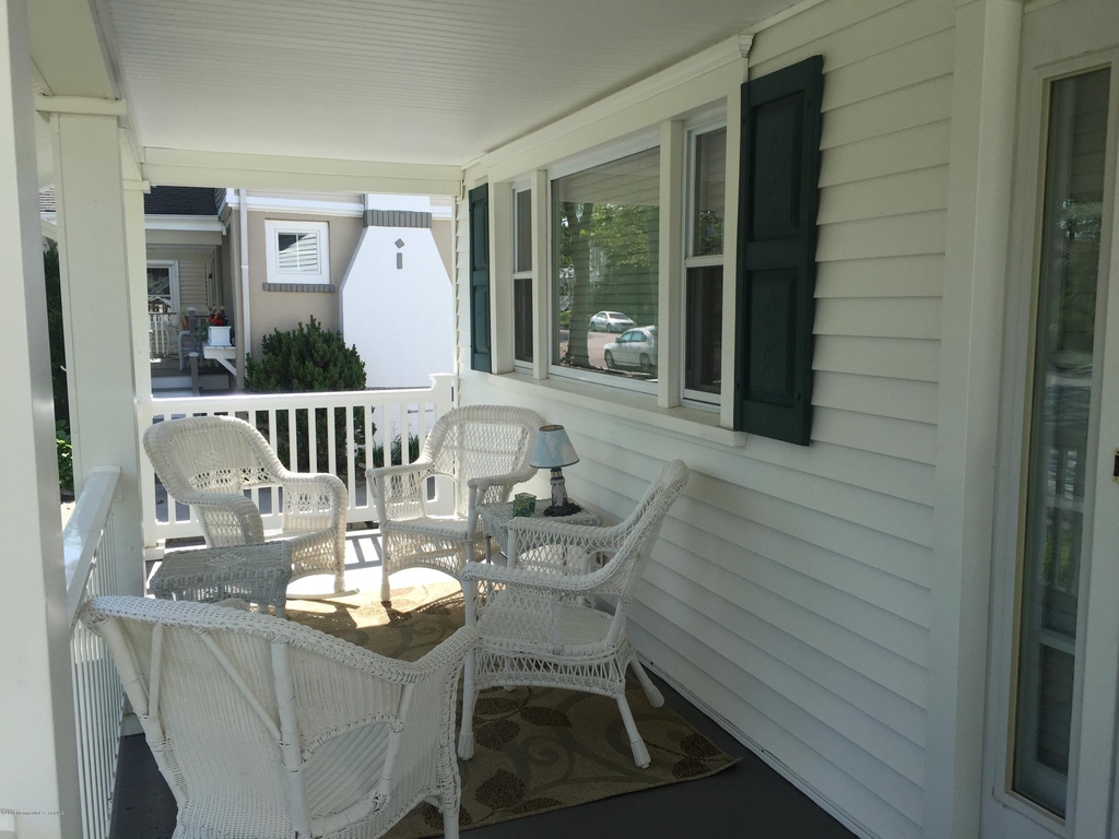 515 Jefferson Avenue - Photo 2