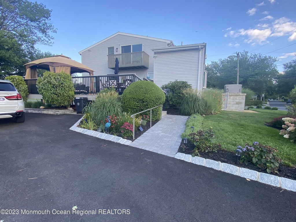 245 Monmouth Boulevard - Photo 17