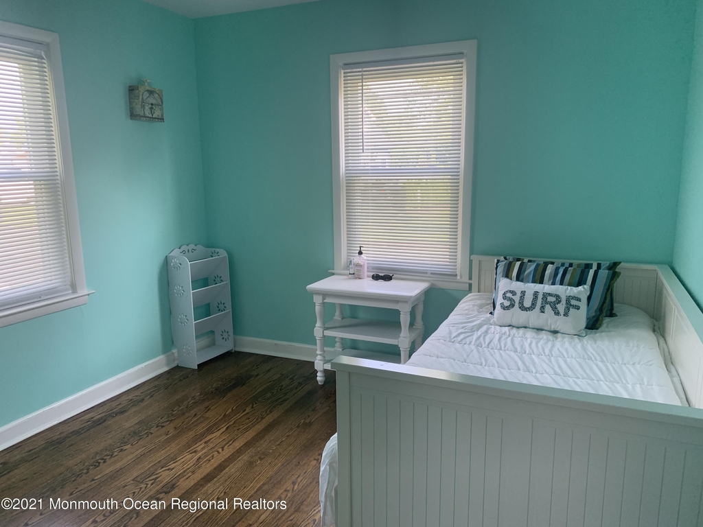 245 Monmouth Boulevard - Photo 11