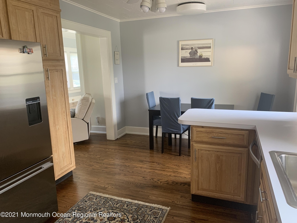 245 Monmouth Boulevard - Photo 6