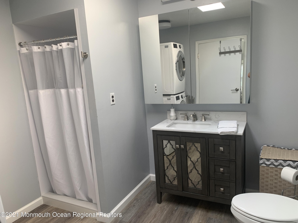 245 Monmouth Boulevard - Photo 8
