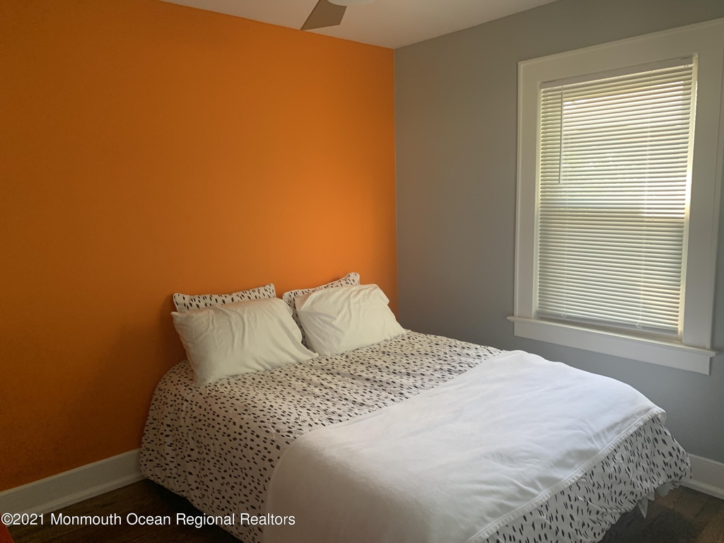245 Monmouth Boulevard - Photo 10