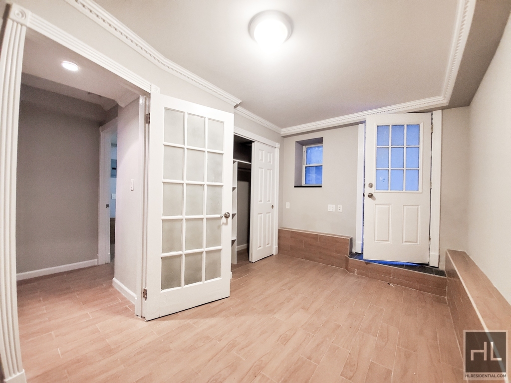 East 100th Street - Photo 0