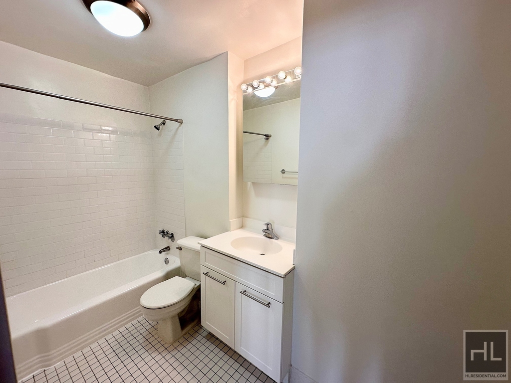 East 36 Street - Photo 3