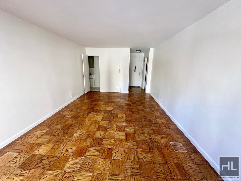 East 36 Street - Photo 1