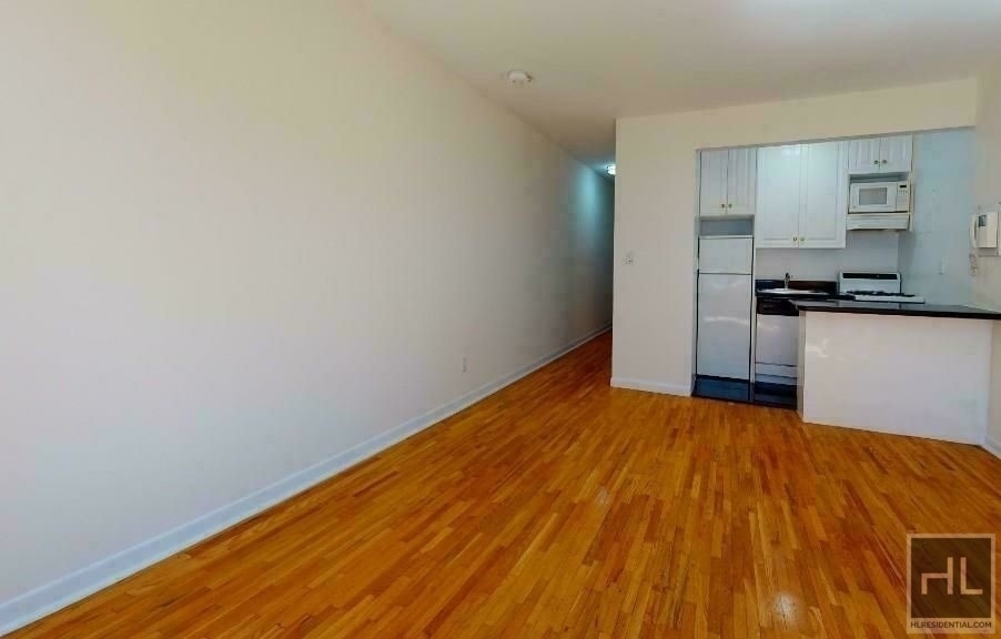 York Avenue - Photo 1
