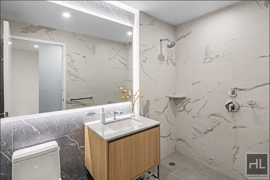 1st Avenue - Photo 2