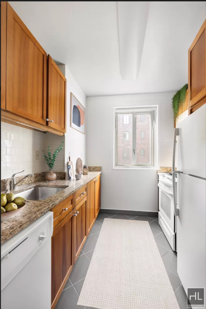 East 20th Street - Photo 1