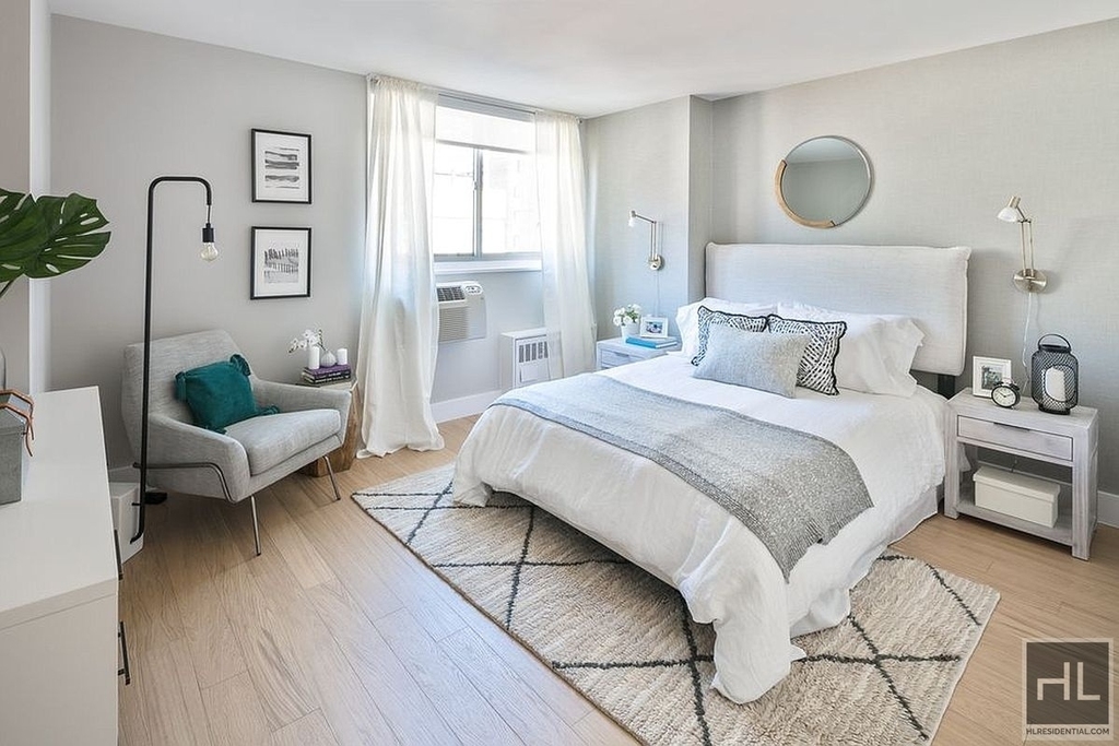 2nd Avenue - Photo 1