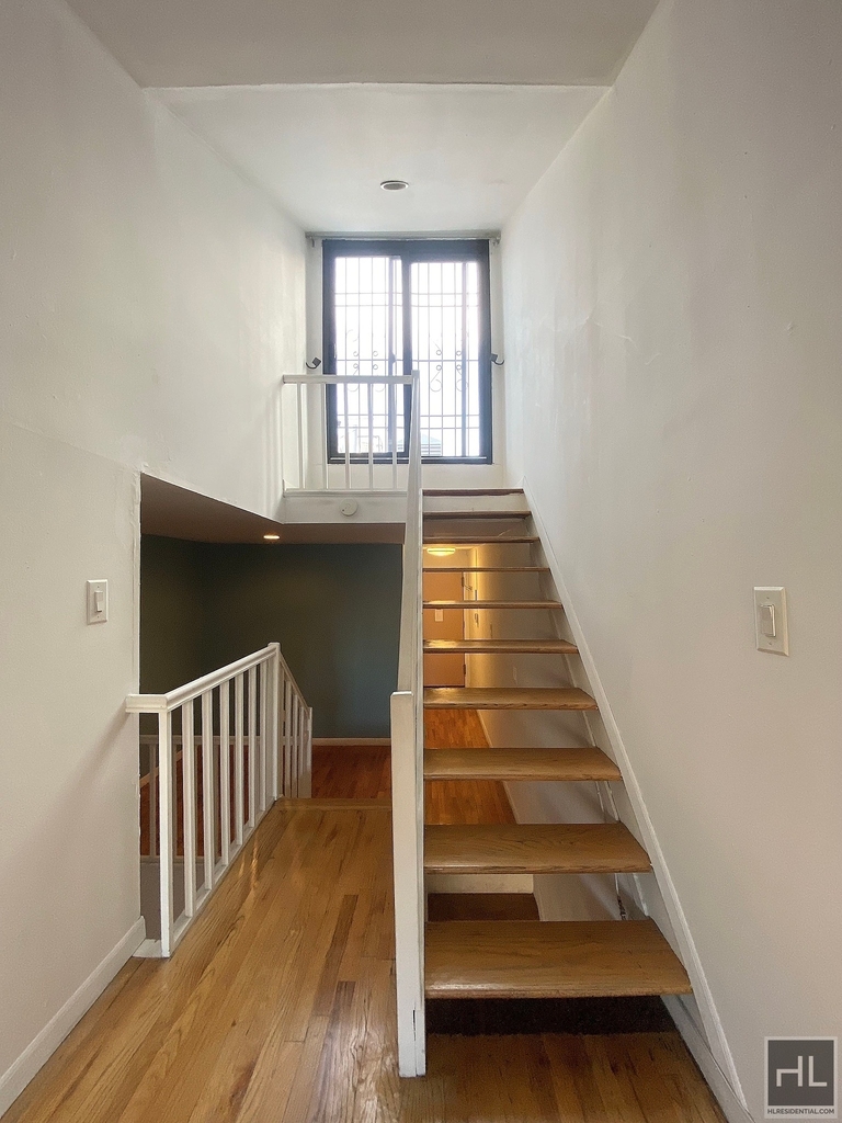 East 80 Street - Photo 2