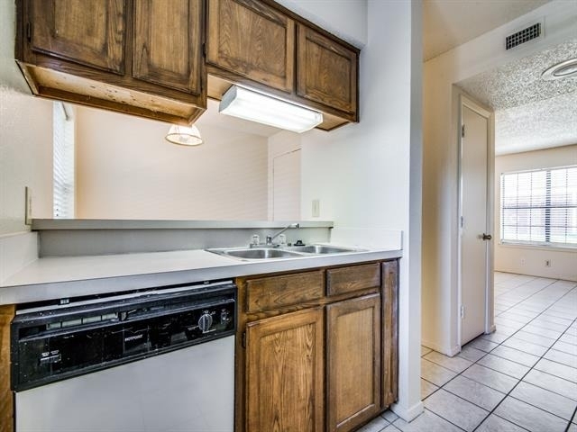 929 W Hickory Street - Photo 7