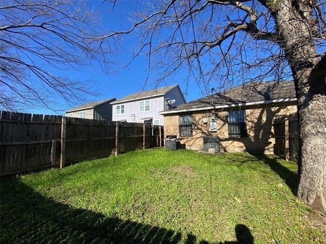 1816 Bessie Street - Photo 29