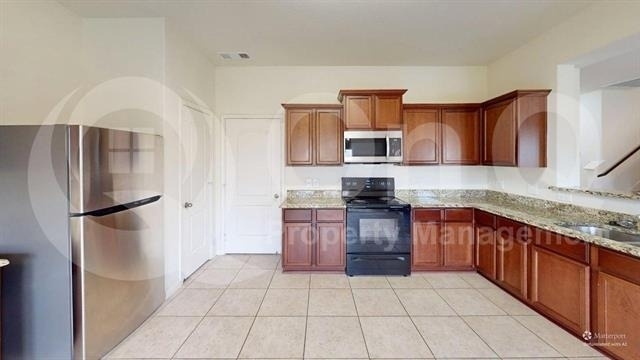 1623 White Mountain Way - Photo 1