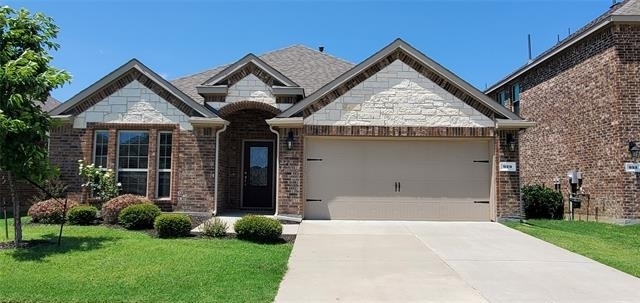 929 Lake Woodland Drive - Photo 1